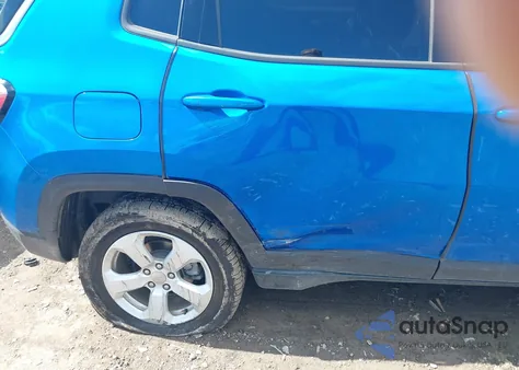 2021 Jeep Compass Latitude 4X4 z USA, uszkodzony, nr VIN 3C4NJDBBXMT504833